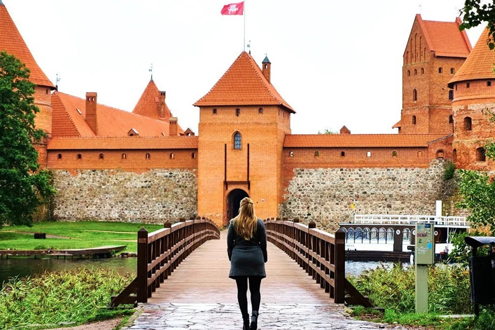 local lithuania tour guide